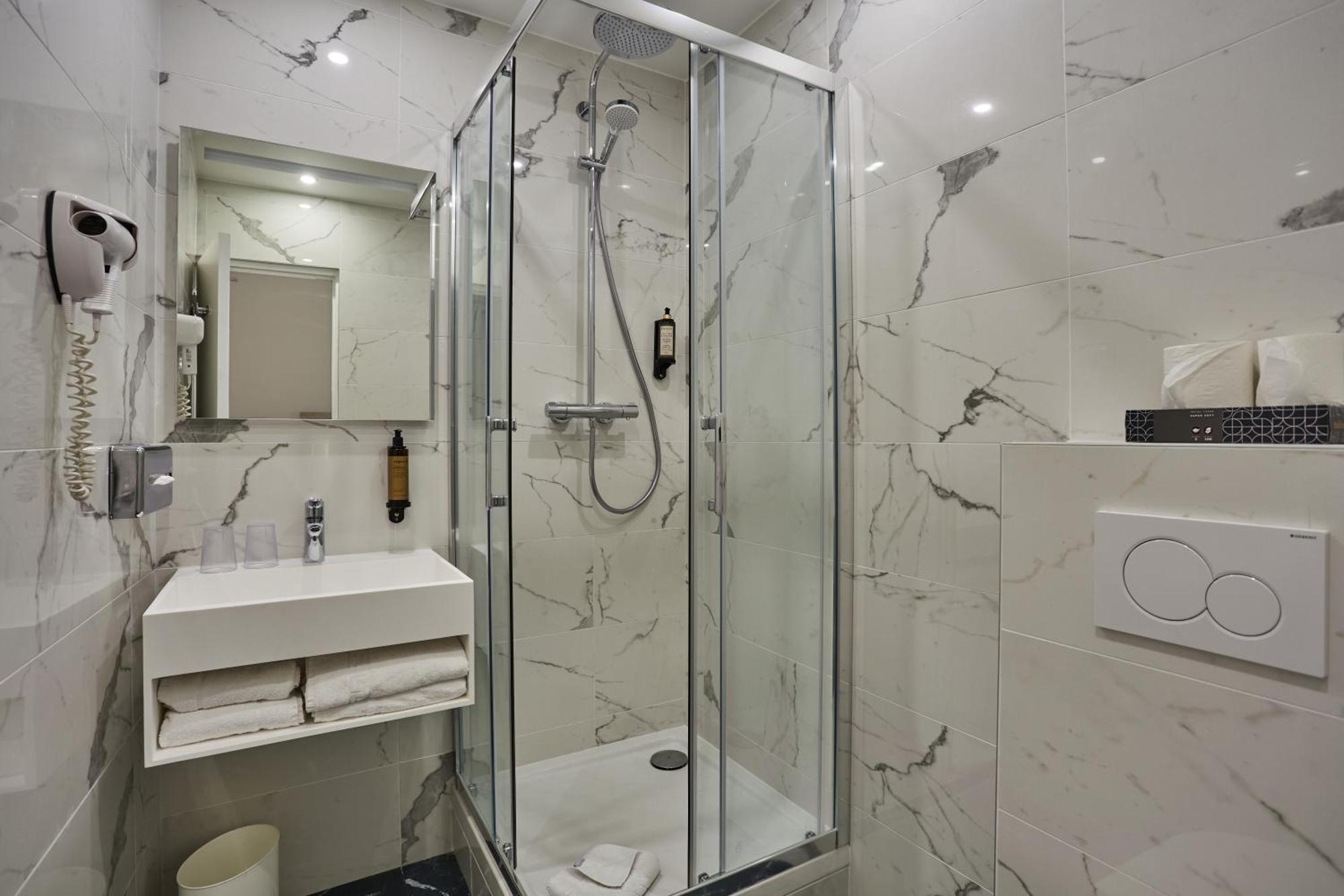 Hotel Lux Picpus Paris Eksteriør billede